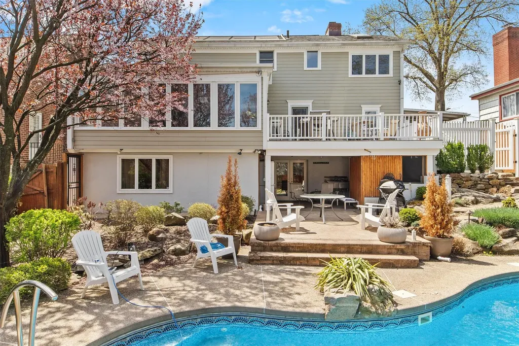 31 Clayton Place Yonkers NY 10704