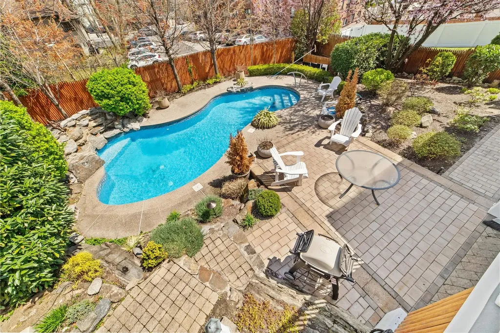 31 Clayton Place Yonkers NY 10704