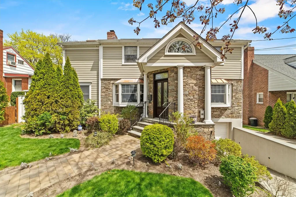 31 Clayton Place Yonkers NY 10704
