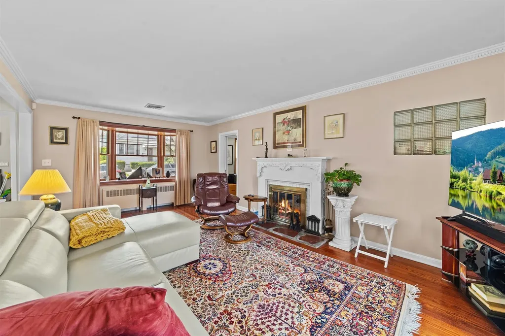 31 Clayton Place Yonkers NY 10704