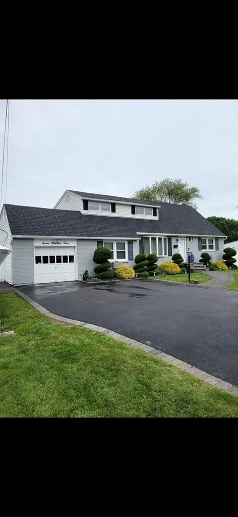 703 Pine Avenue West Islip NY 11795