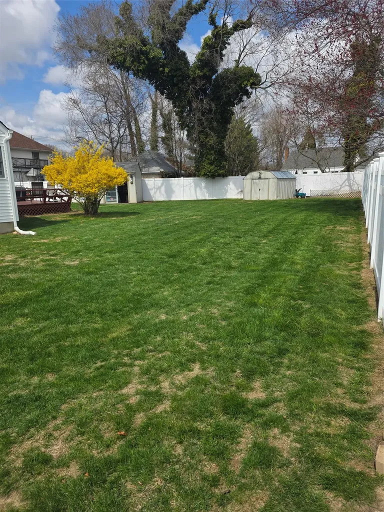 703 Pine Avenue West Islip NY 11795