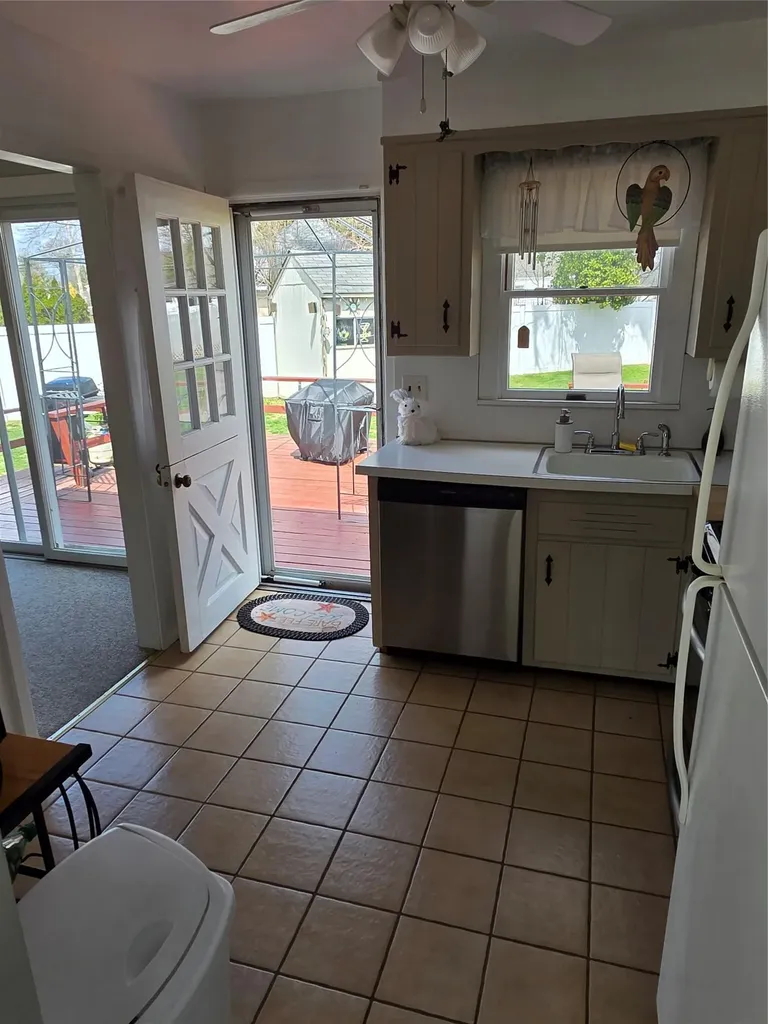 703 Pine Avenue West Islip NY 11795