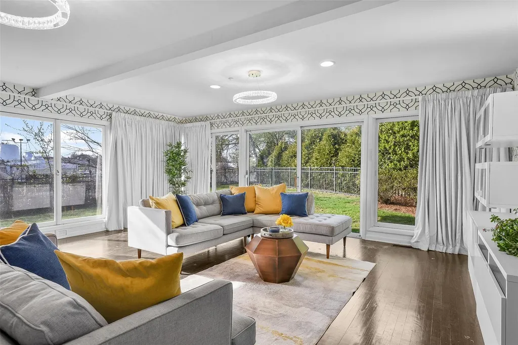 705 The Crescent Mamaroneck NY 10543