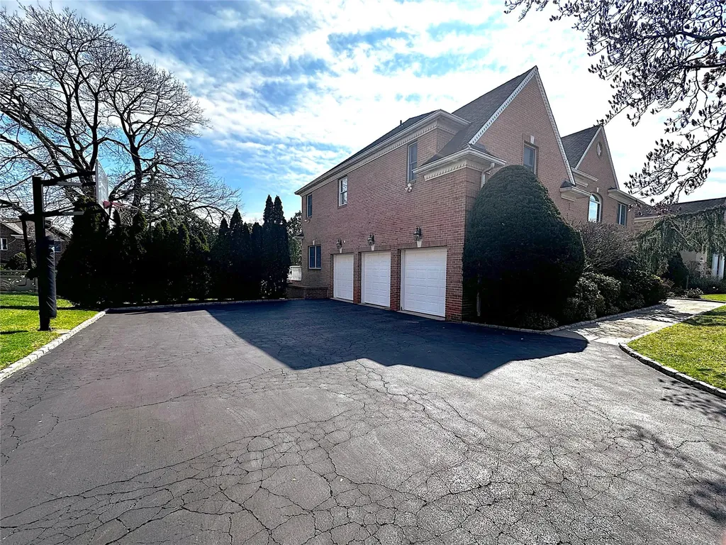 17 Arlington Road Scarsdale NY 10583