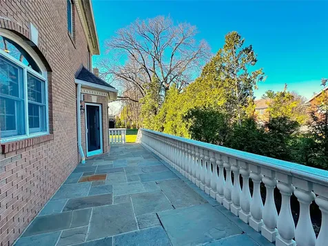 17 Arlington Road Scarsdale NY 10583