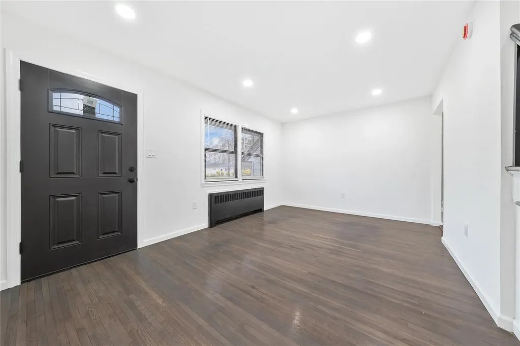 5 Duke Street Bay Shore NY 11706