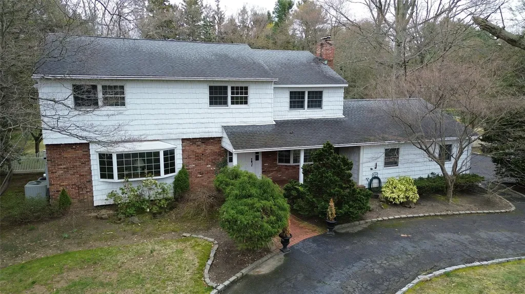 62 Cherry Lane Syosset NY 11791