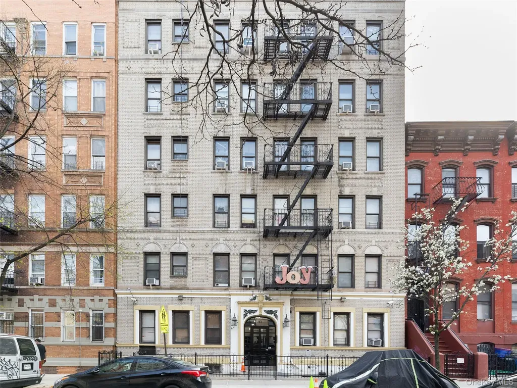 154 South 3rd Brooklyn NY 11211