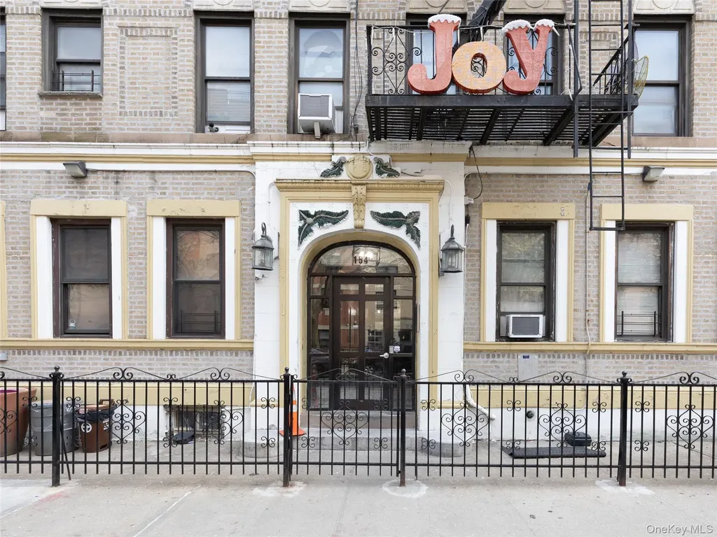 154 South 3rd Brooklyn NY 11211