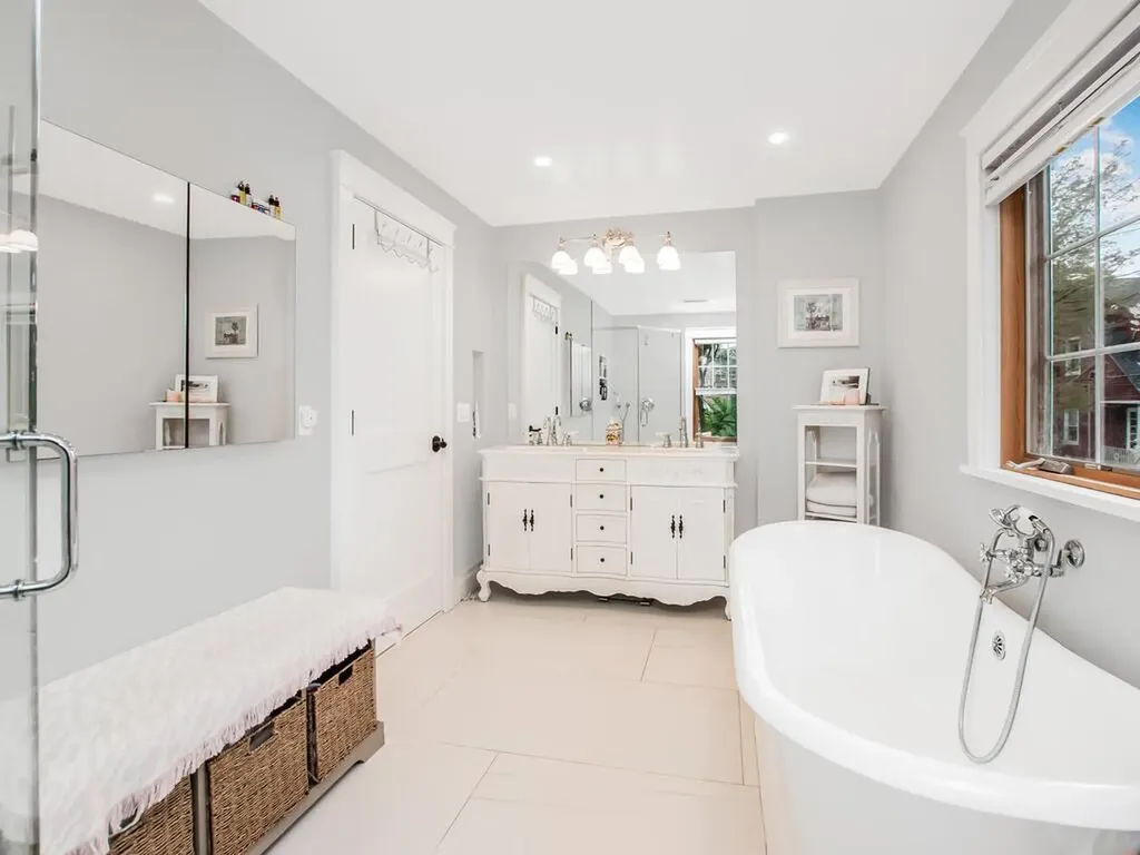 4296 Vireo Avenue Bronx NY 10470