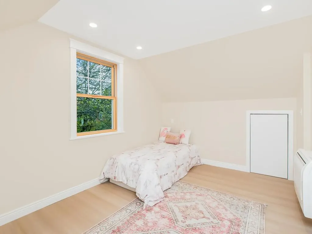 4296 Vireo Avenue Bronx NY 10470