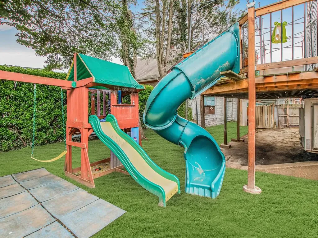 4296 Vireo Avenue Bronx NY 10470
