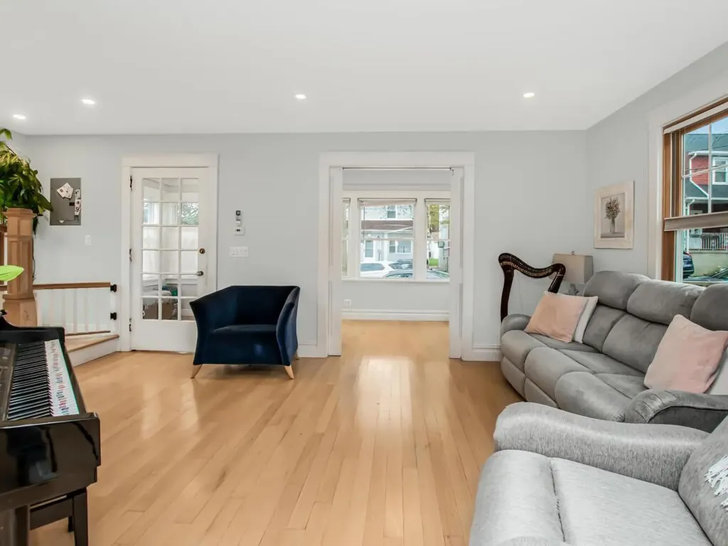 4296 Vireo Avenue Bronx NY 10470