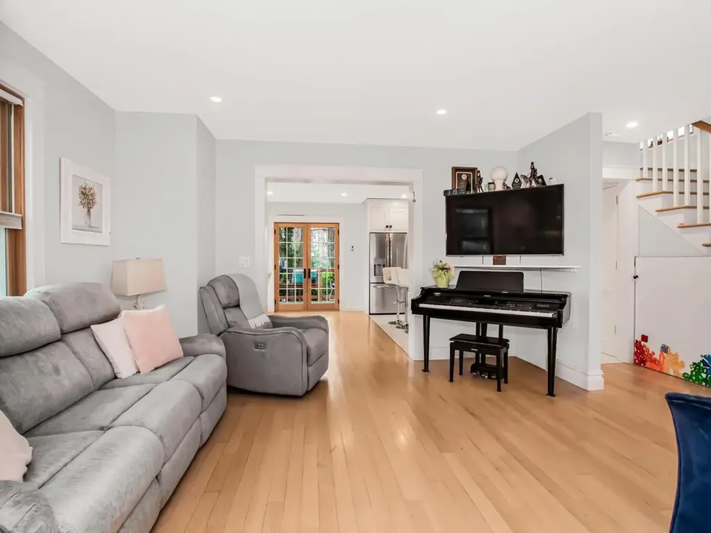 4296 Vireo Avenue Bronx NY 10470