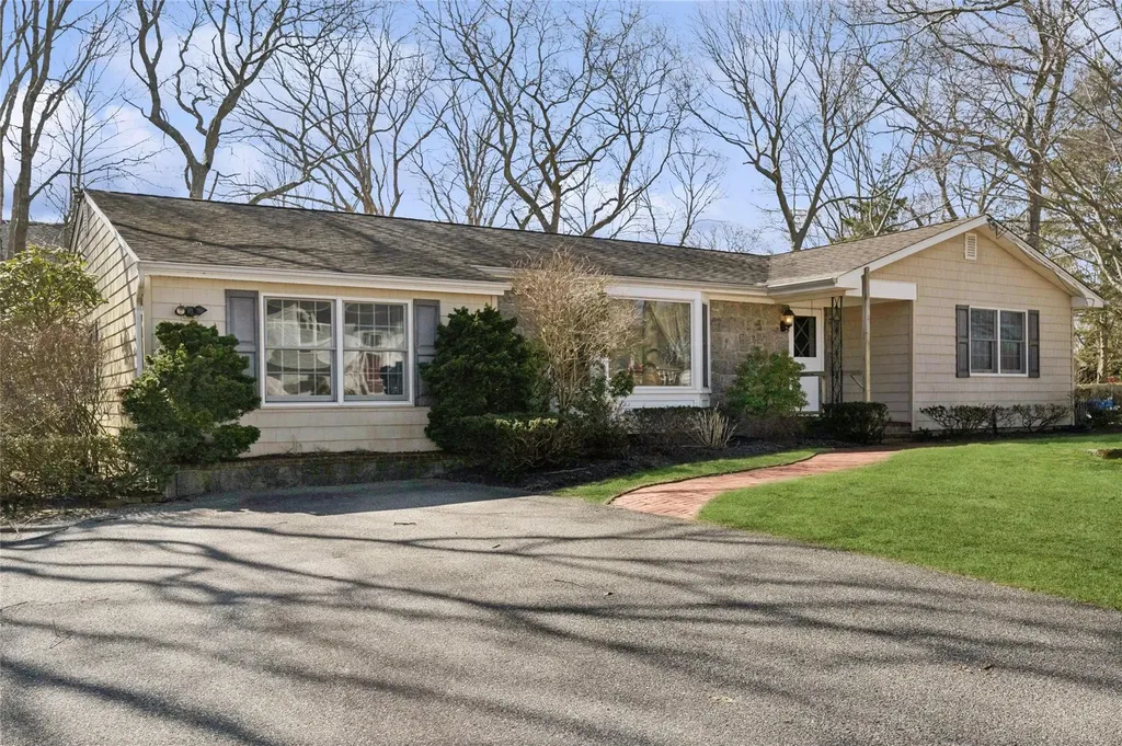 46 Neptune Avenue Hampton Bays NY 11946