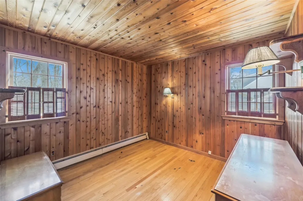 46 Neptune Avenue Hampton Bays NY 11946