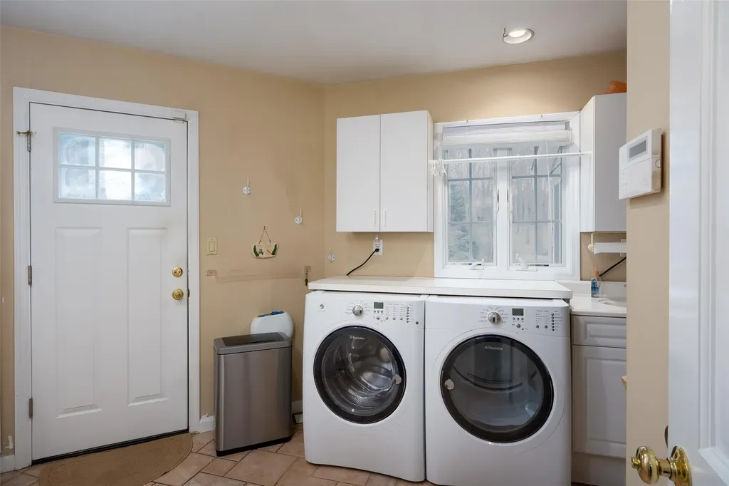 22 Round Tree Drive Melville NY 11747