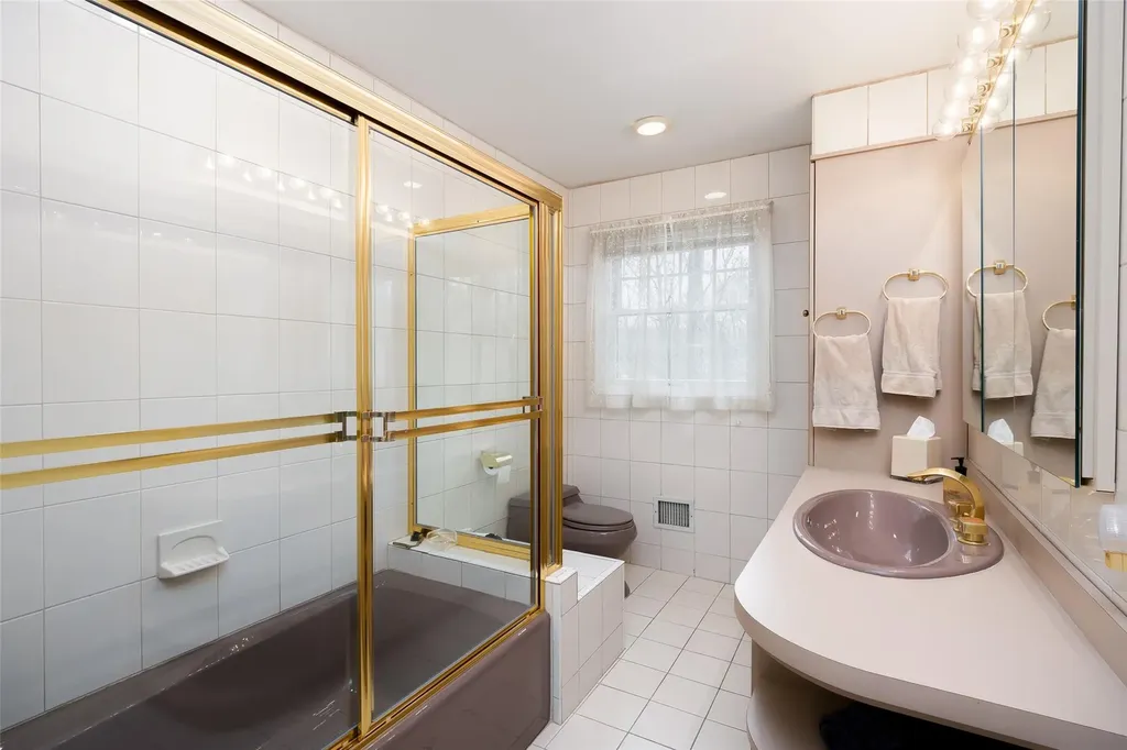 22 Round Tree Drive Melville NY 11747