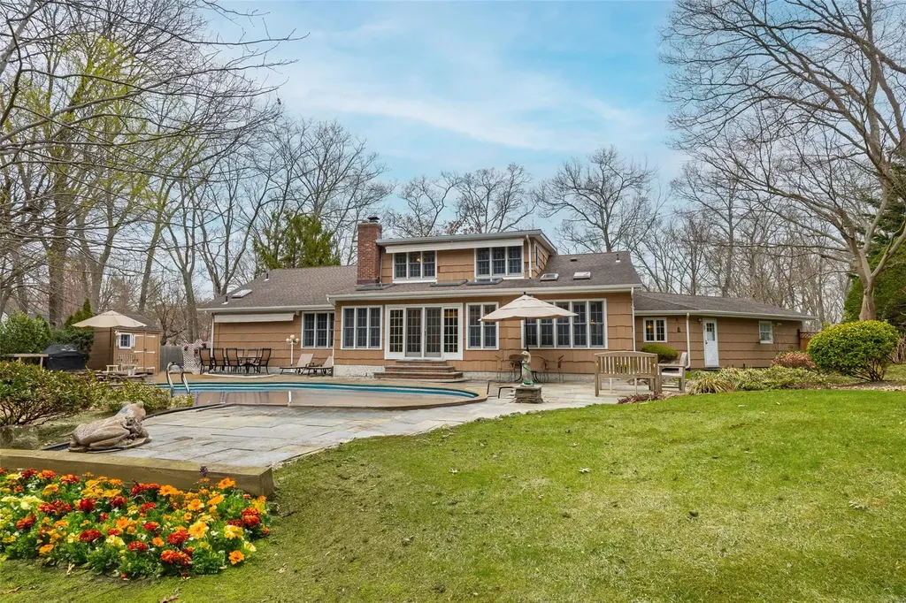 22 Round Tree Drive Melville NY 11747