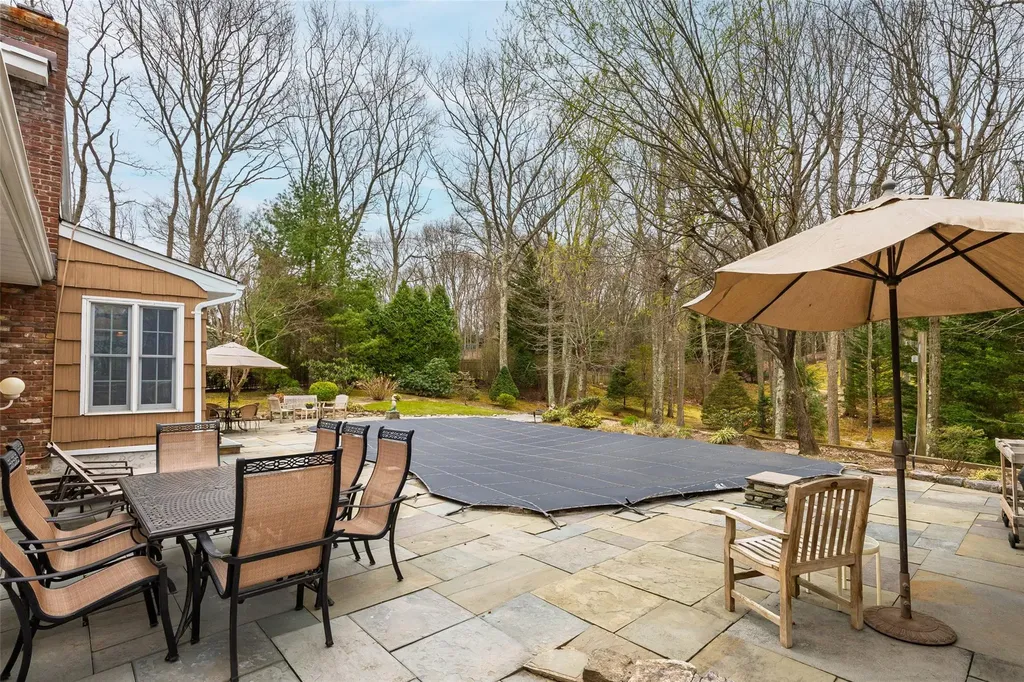 22 Round Tree Drive Melville NY 11747