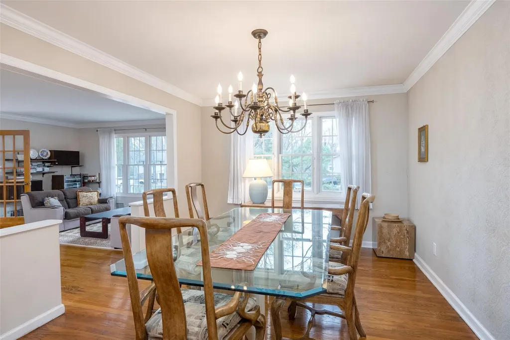 22 Round Tree Drive Melville NY 11747