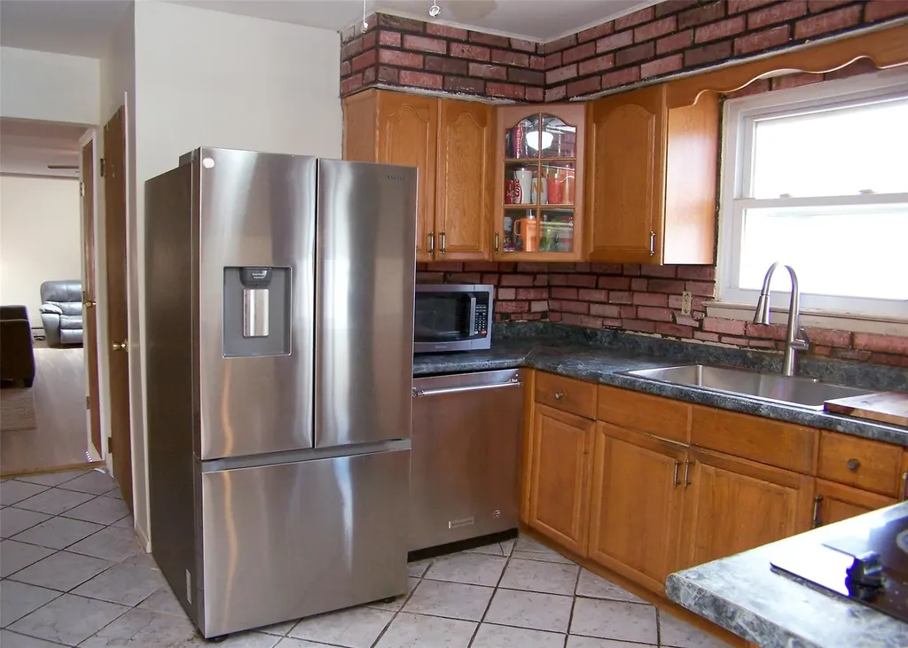 14 Rita Drive Mount Sinai NY 11766