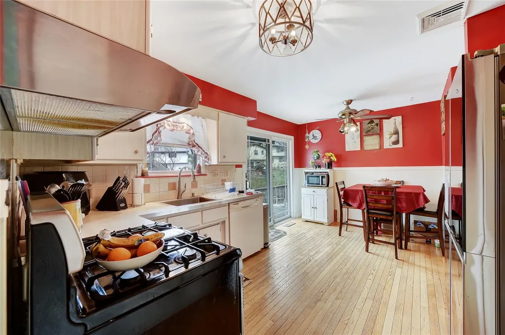 3 Charles Court Middletown NY 10941