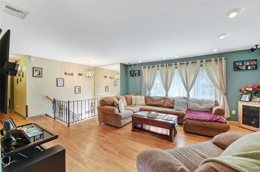 3 Charles Court Middletown NY 10941