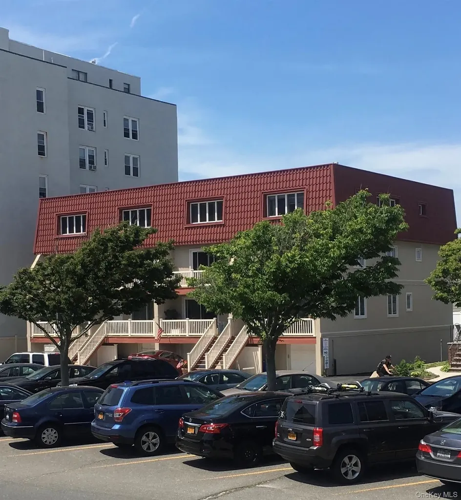 223 E Broadway Long Beach NY 11561