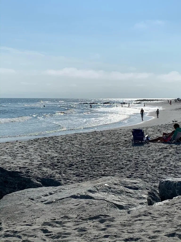 223 E Broadway Long Beach NY 11561