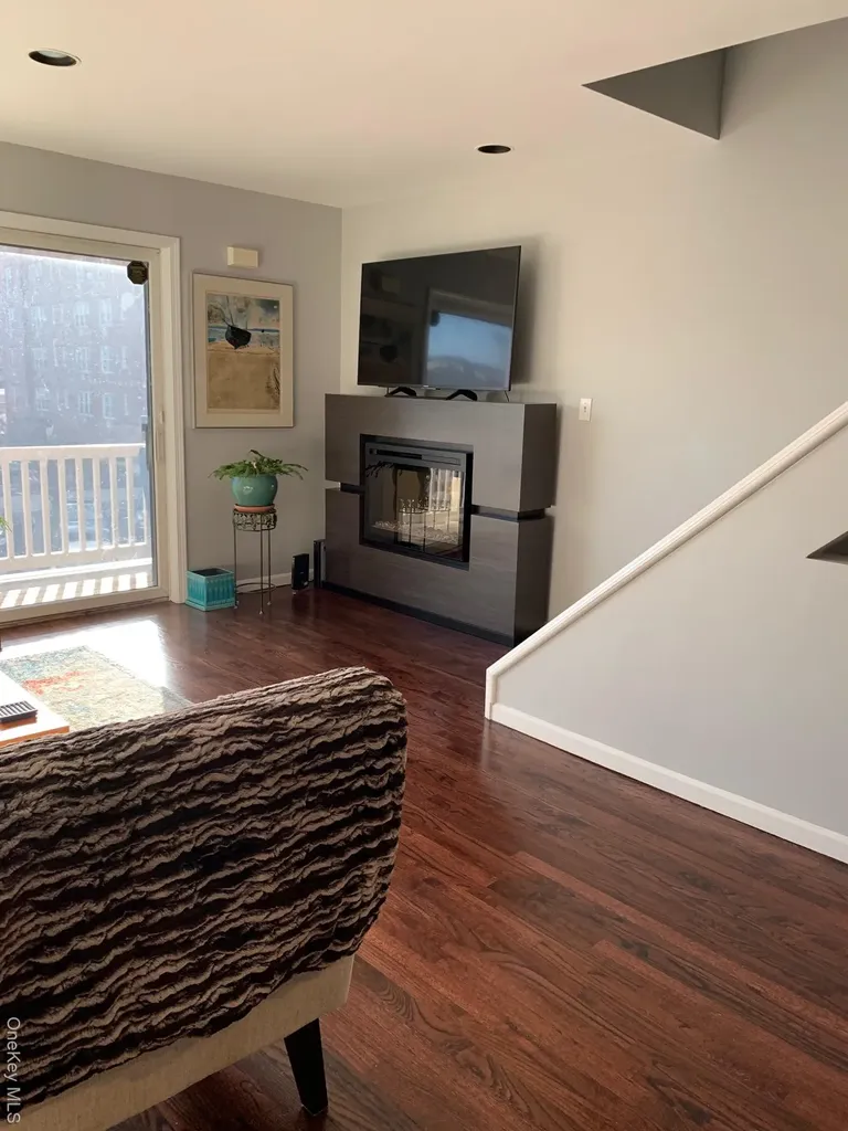 223 E Broadway Long Beach NY 11561