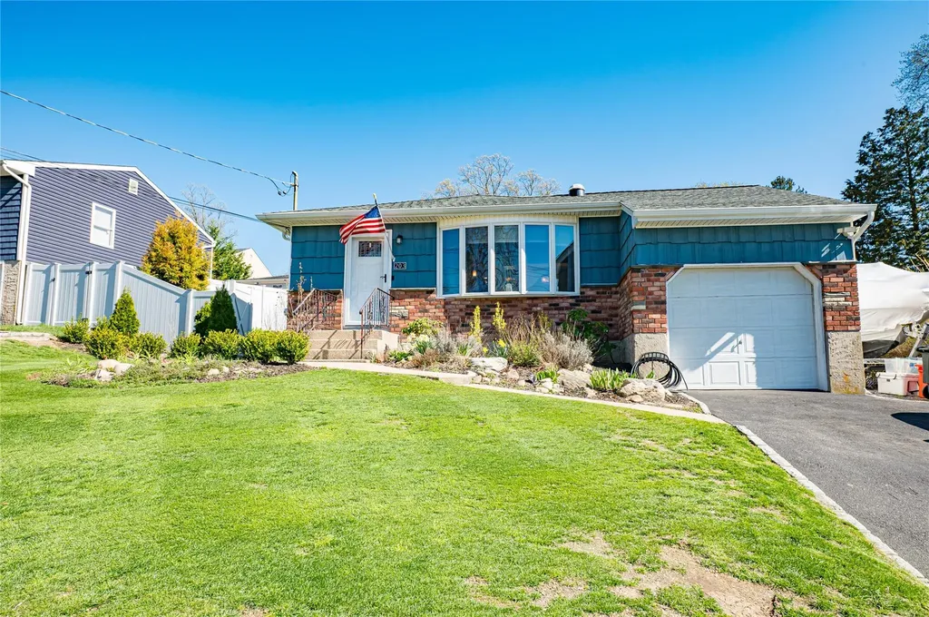 203 Juniper Road Kings Park NY 11754