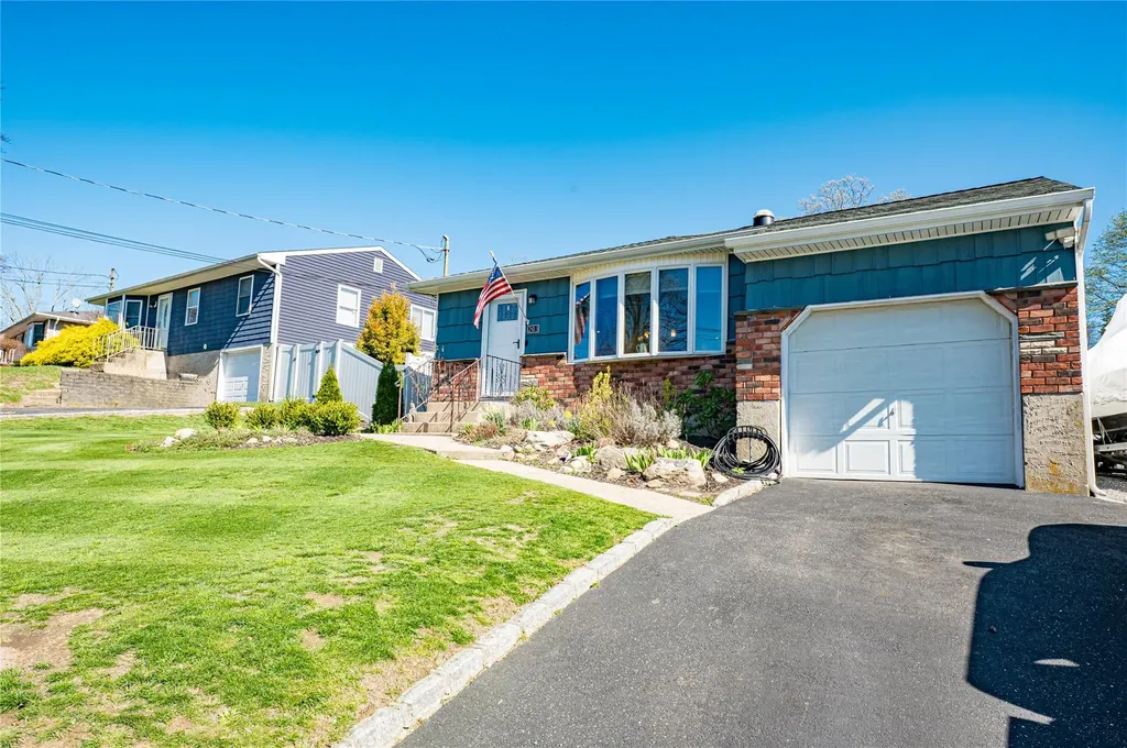 203 Juniper Road Kings Park NY 11754