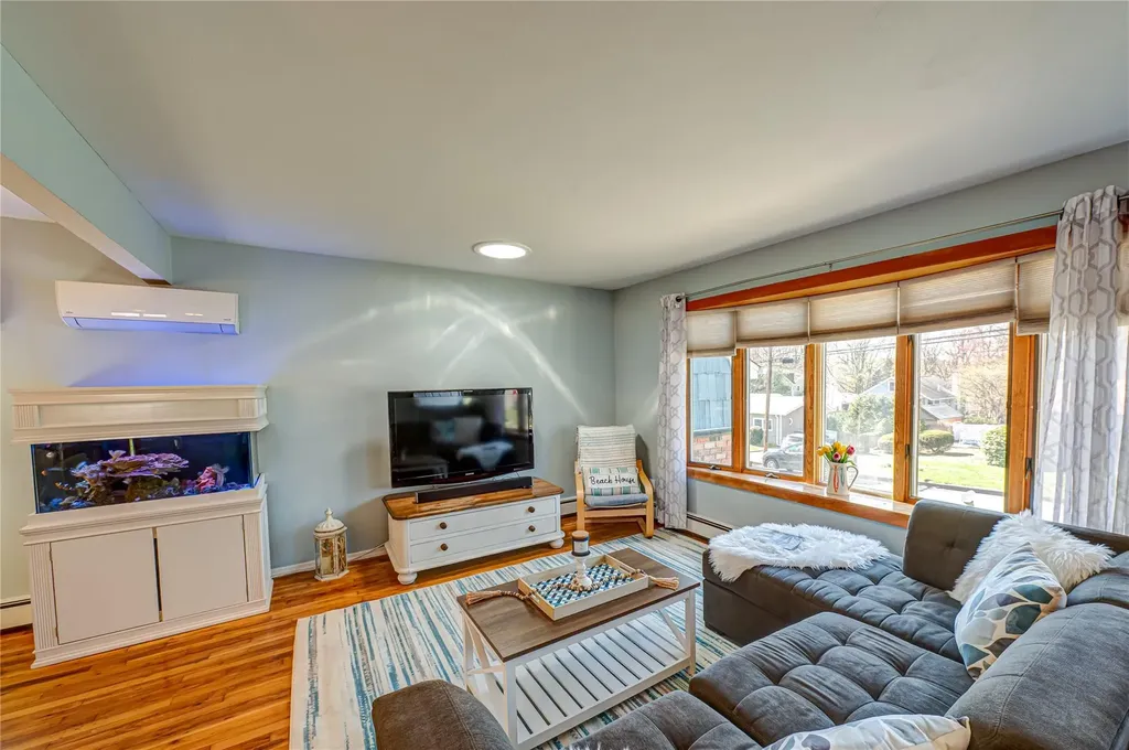 203 Juniper Road Kings Park NY 11754