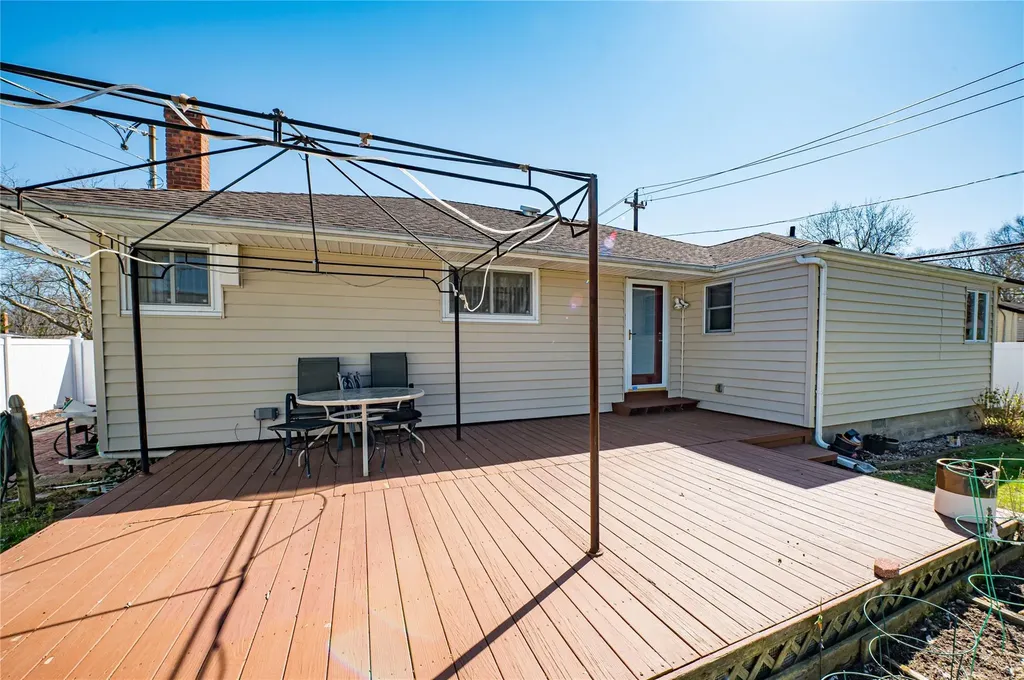 3 Baylor Drive Smithtown NY 11787