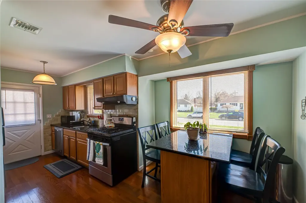 3 Baylor Drive Smithtown NY 11787
