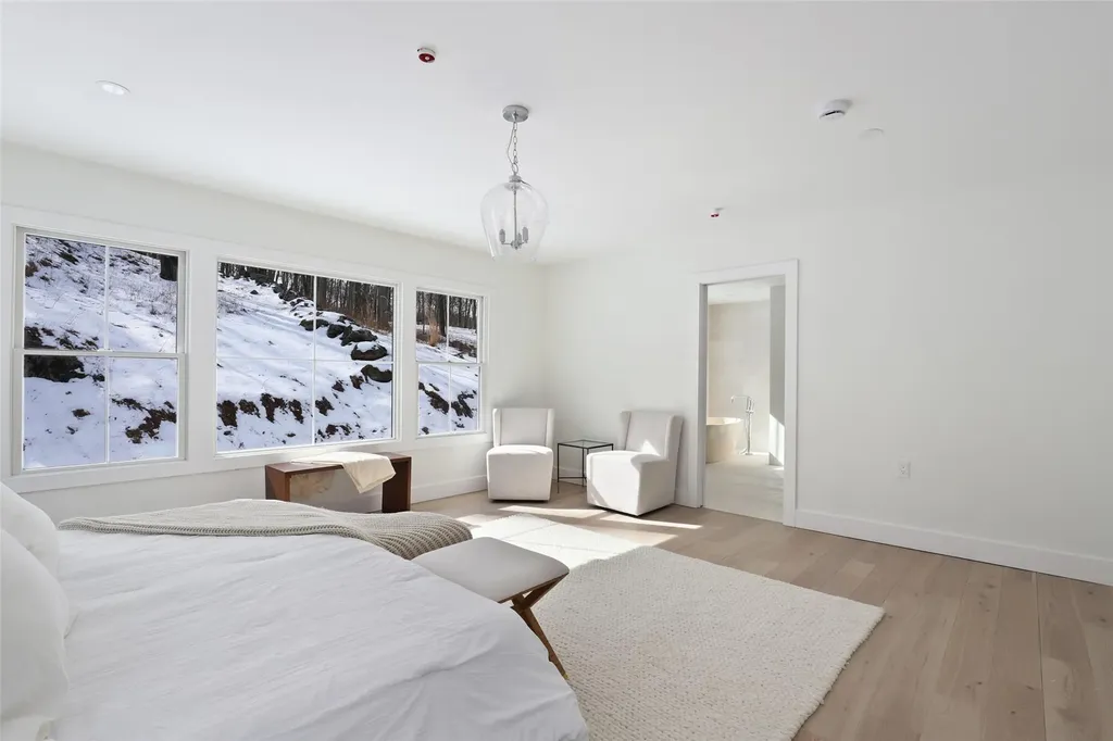 18 Brandon Drive Mount Kisco NY 10549