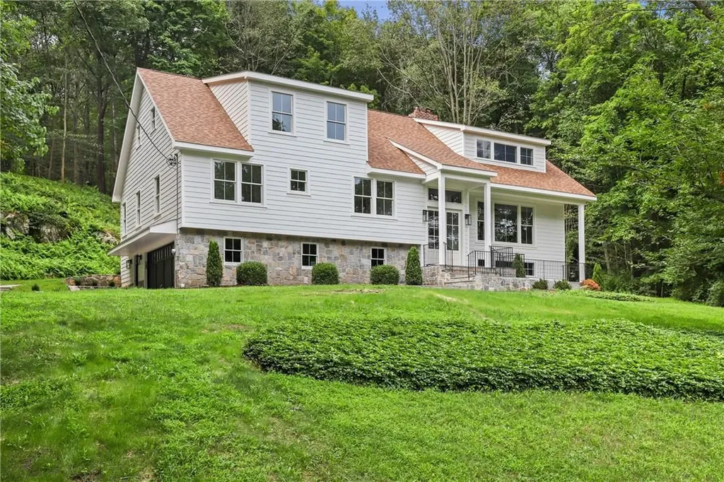 18 Brandon Drive Mount Kisco NY 10549