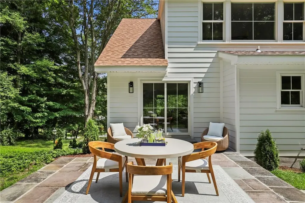 18 Brandon Drive Mount Kisco NY 10549