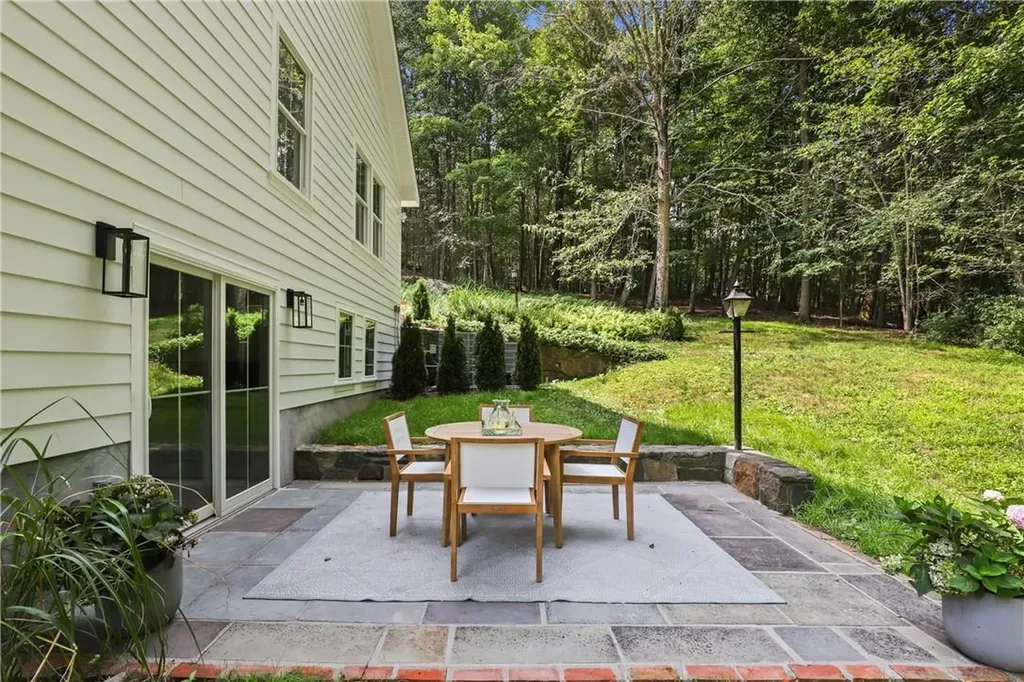 18 Brandon Drive Mount Kisco NY 10549