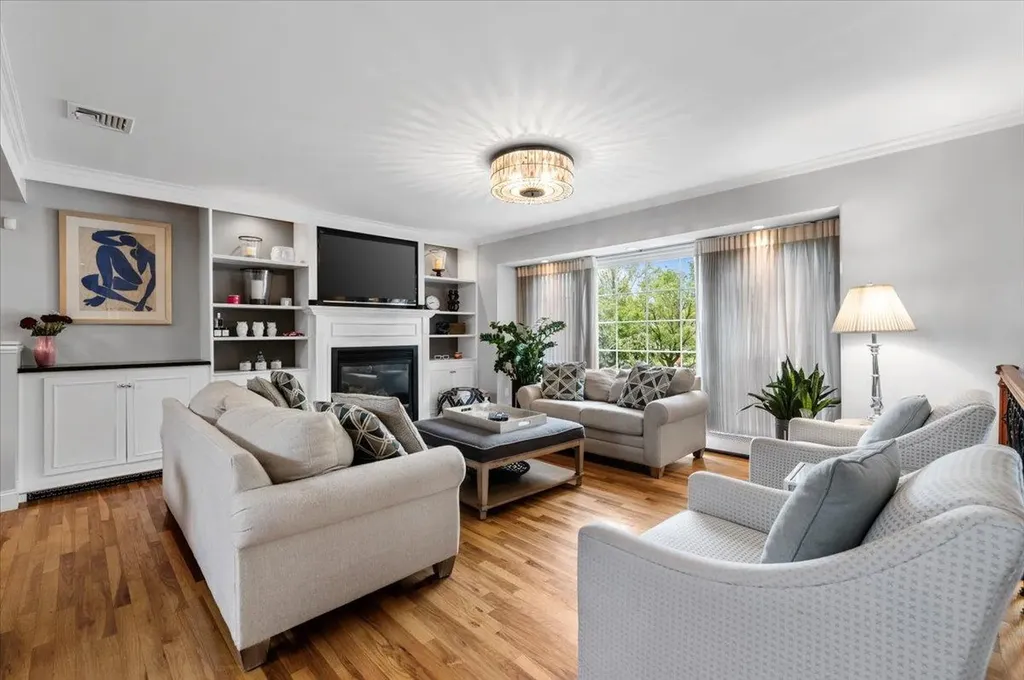 61 Beatrice Lane Old Bethpage NY 11804
