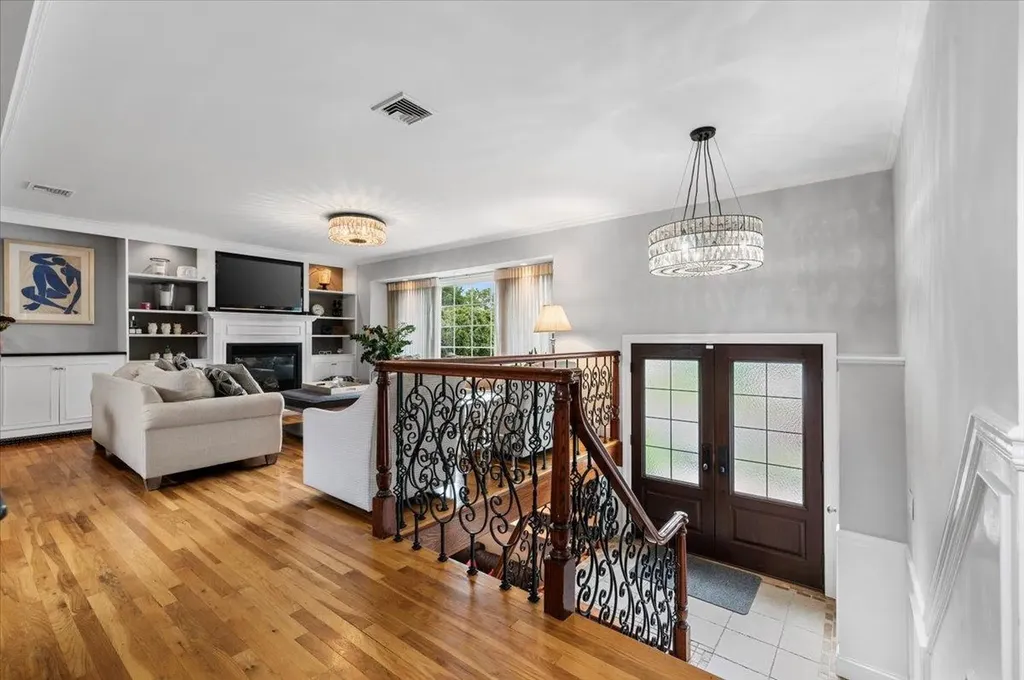 61 Beatrice Lane Old Bethpage NY 11804