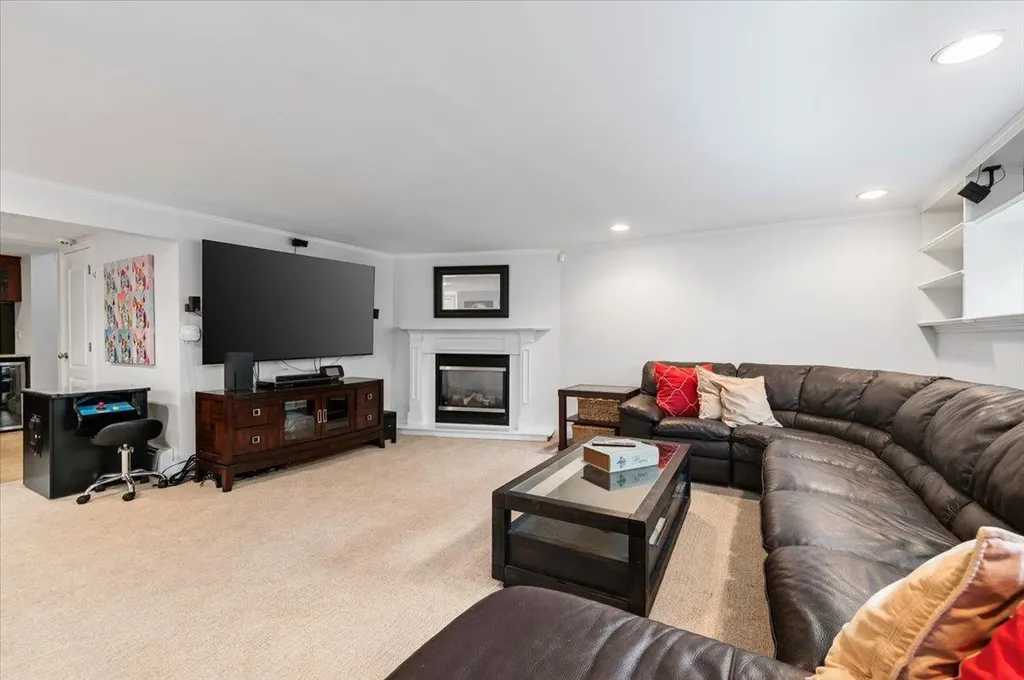61 Beatrice Lane Old Bethpage NY 11804