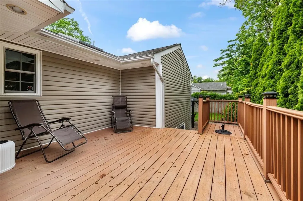 61 Beatrice Lane Old Bethpage NY 11804