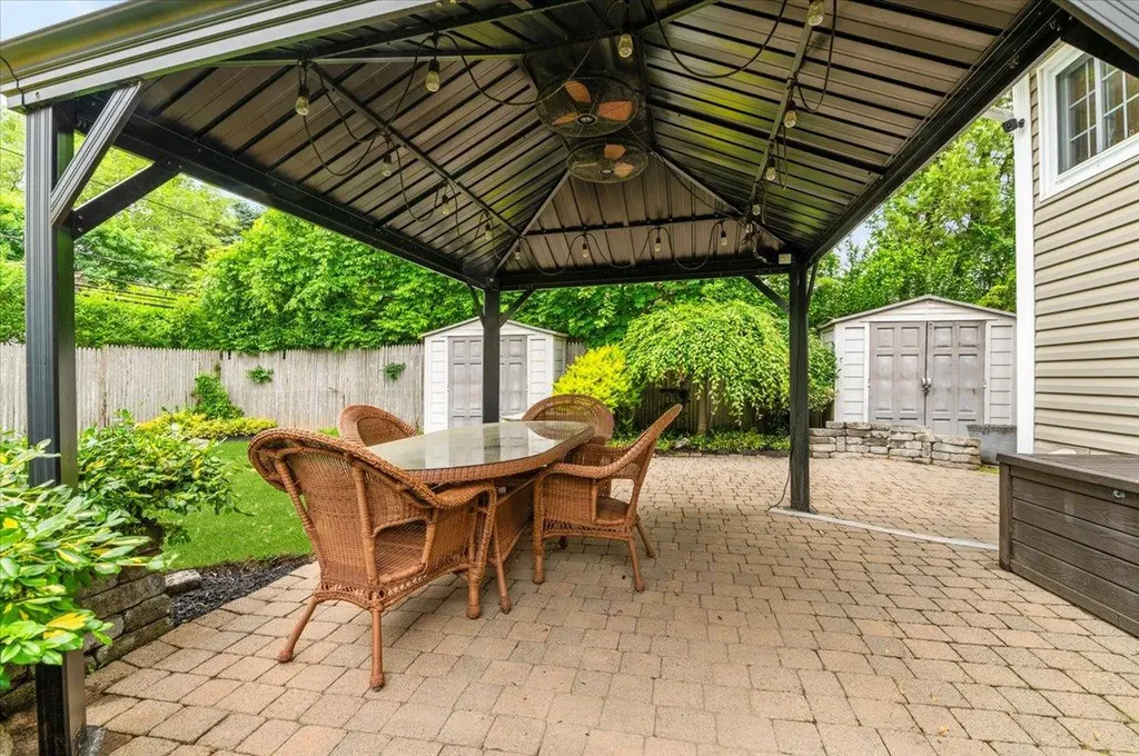 61 Beatrice Lane Old Bethpage NY 11804