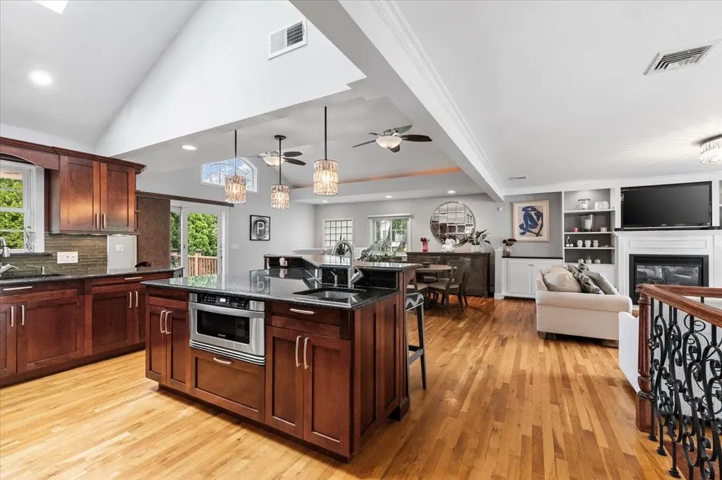 61 Beatrice Lane Old Bethpage NY 11804