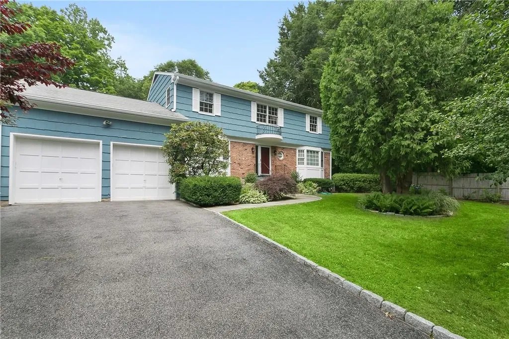 452 Rosedale Avenue White Plains NY 10605