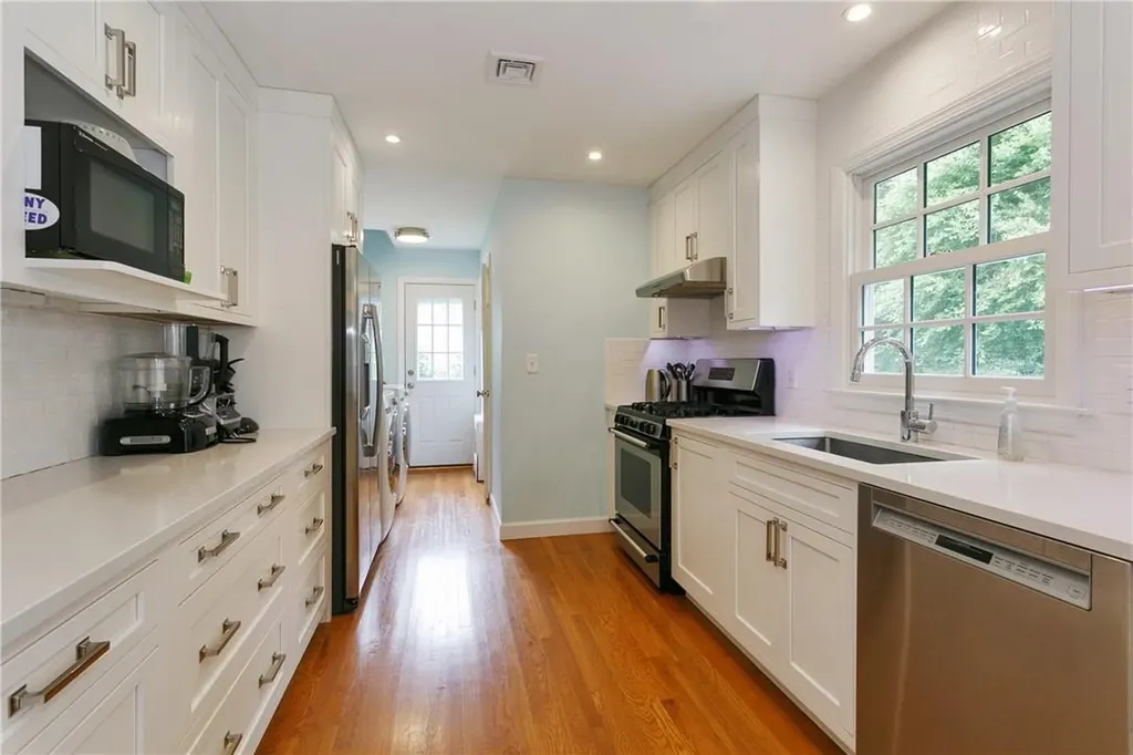 452 Rosedale Avenue White Plains NY 10605