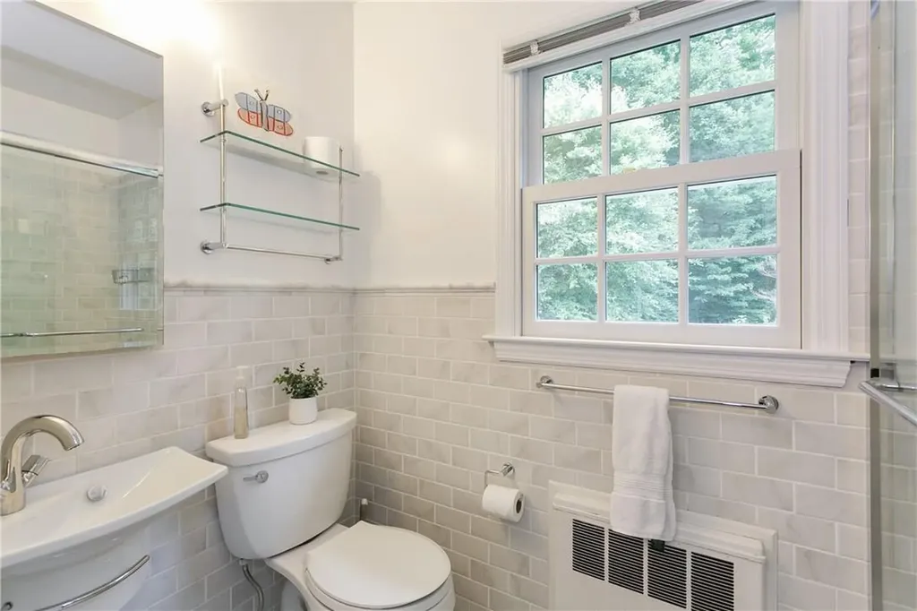 452 Rosedale Avenue White Plains NY 10605
